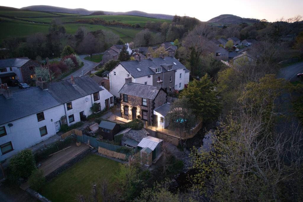 Luxurious Cottage With Hot Tub, Lake District Duddon Bagian luar foto