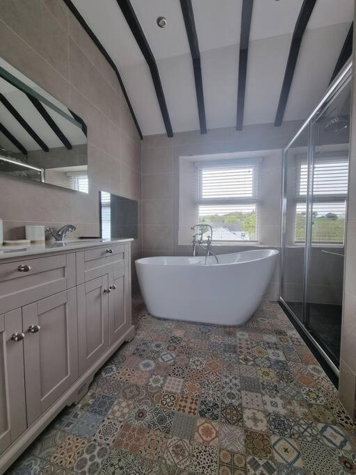 Luxurious Cottage With Hot Tub, Lake District Duddon Bagian luar foto