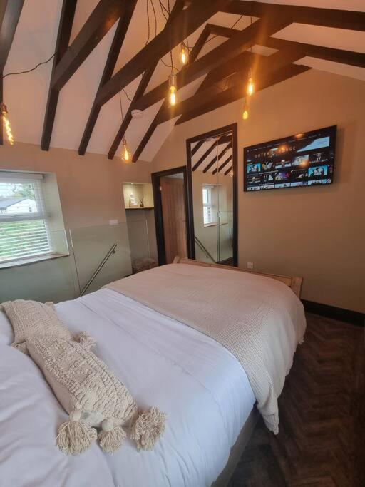 Luxurious Cottage With Hot Tub, Lake District Duddon Bagian luar foto