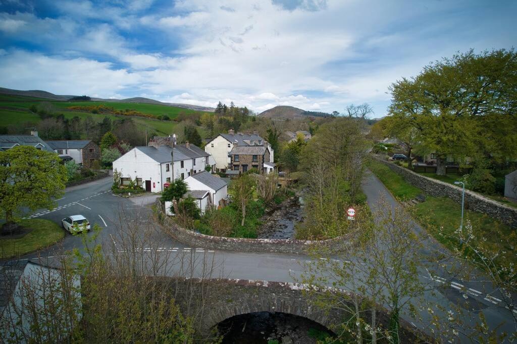 Luxurious Cottage With Hot Tub, Lake District Duddon Bagian luar foto