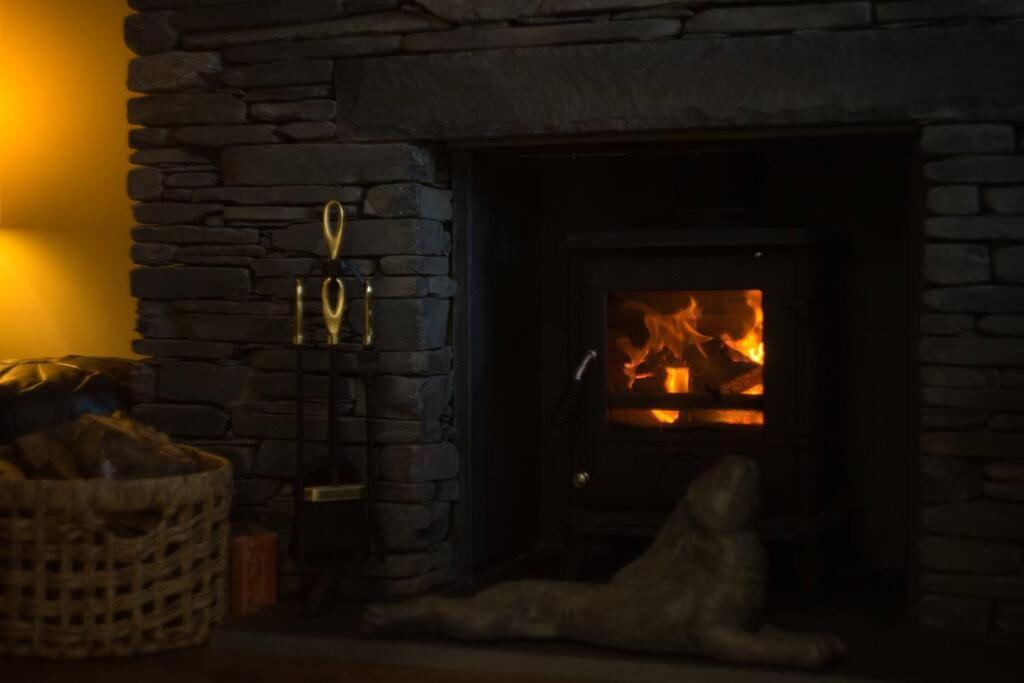 Luxurious Cottage With Hot Tub, Lake District Duddon Bagian luar foto