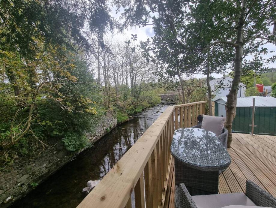 Luxurious Cottage With Hot Tub, Lake District Duddon Bagian luar foto