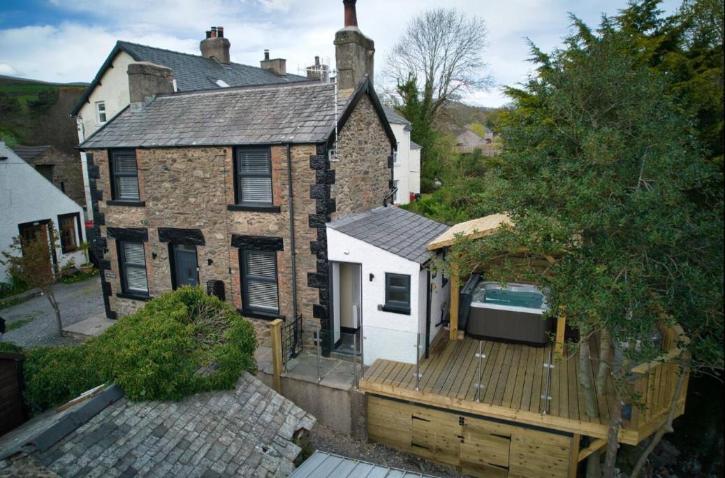 Luxurious Cottage With Hot Tub, Lake District Duddon Bagian luar foto
