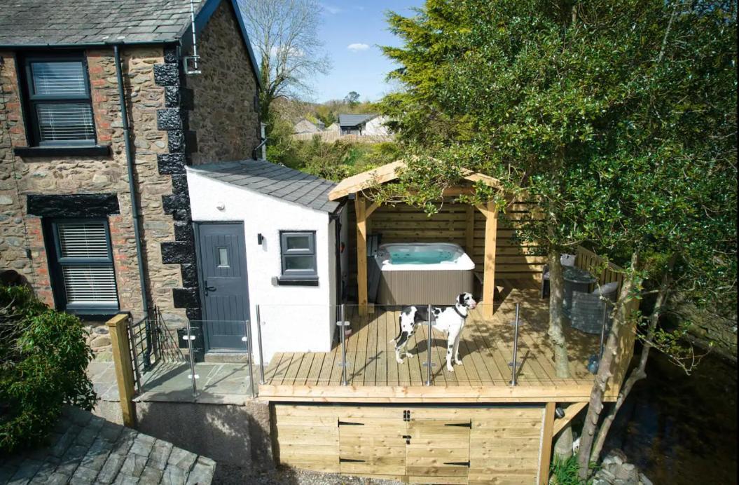 Luxurious Cottage With Hot Tub, Lake District Duddon Bagian luar foto